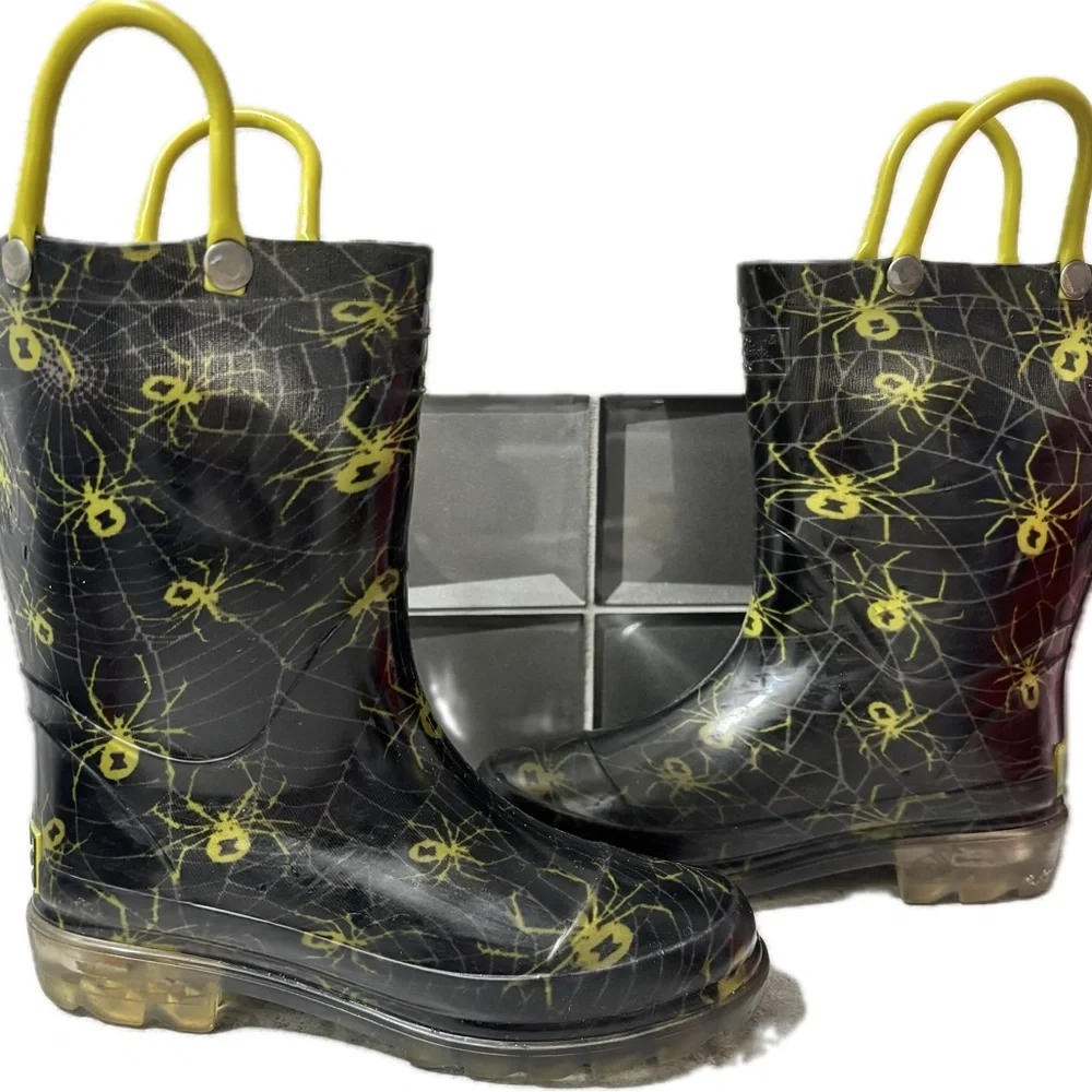 Western Chief Kids Rain Snow Light up Boots Waterproof Winter Spring Rubber, 10